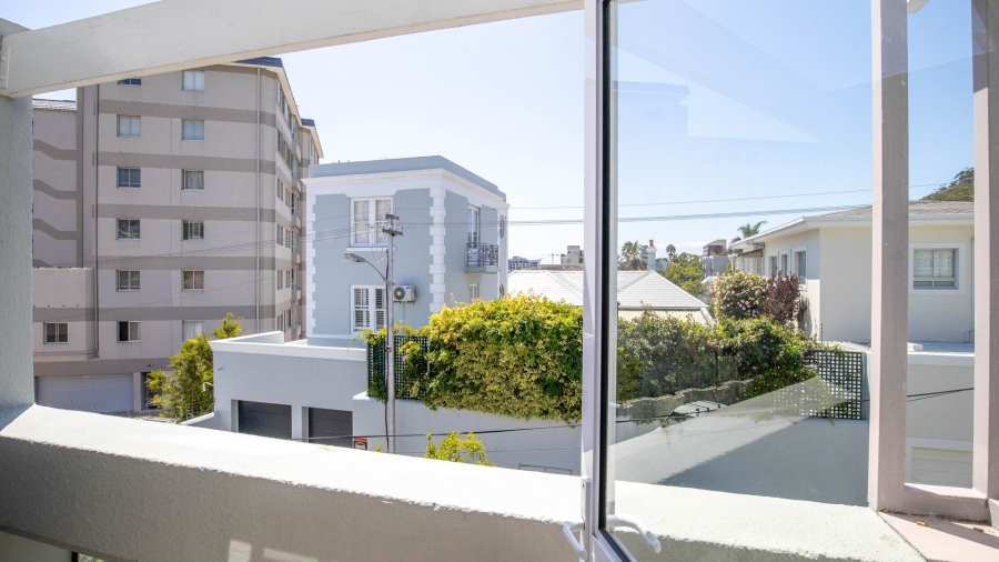 2 Bedroom Property for Sale in Sea Point Western Cape